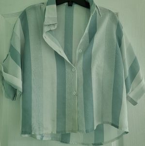 NEW- NEVER WORN- Linen-type blue and white striped crop top in Large